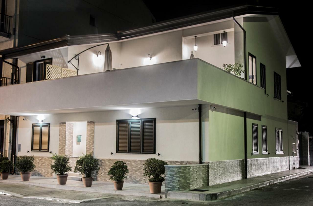 B&B A Due Passi Dal Mare Catona Di Reggio Calabria Exterior photo