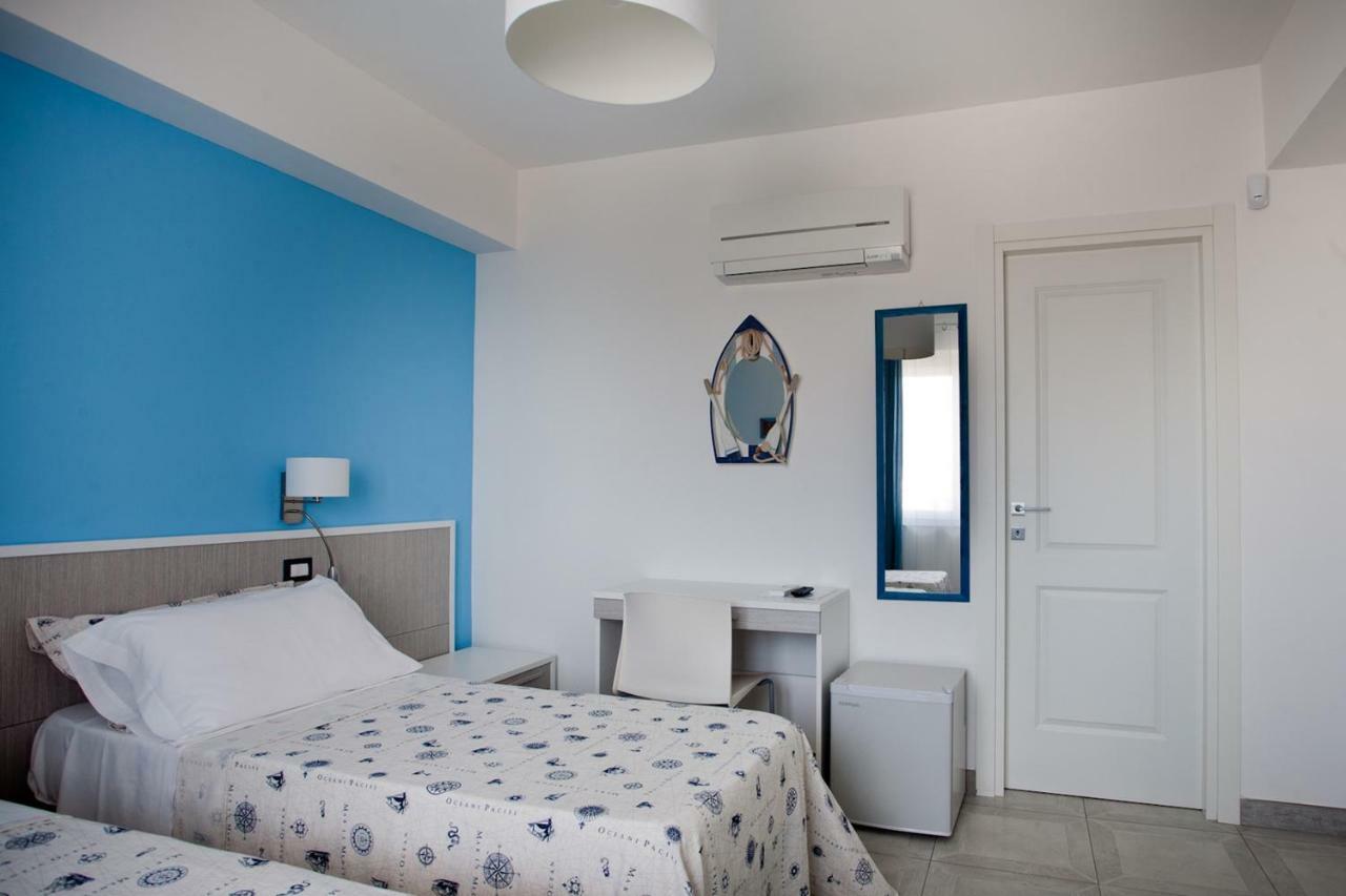 B&B A Due Passi Dal Mare Catona Di Reggio Calabria Exterior photo