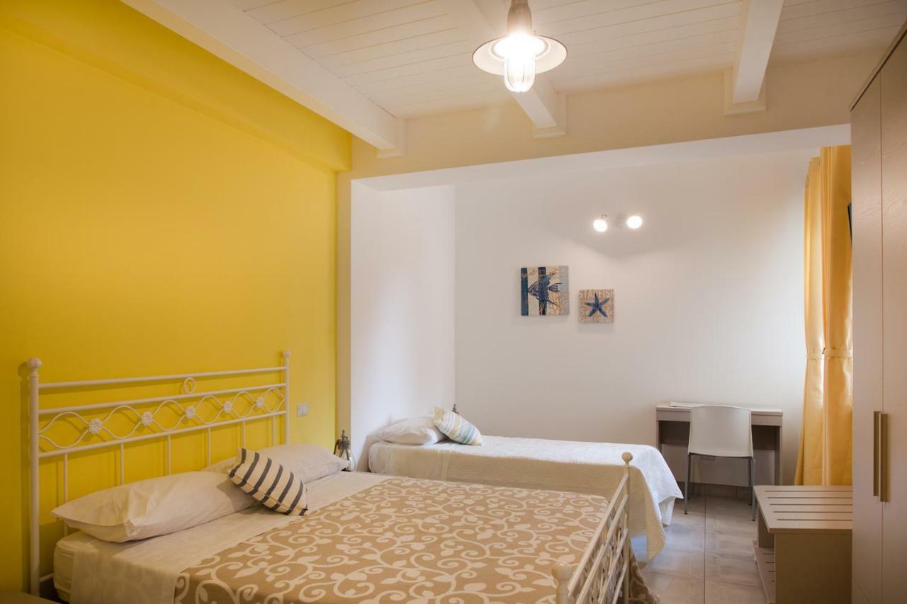 B&B A Due Passi Dal Mare Catona Di Reggio Calabria Exterior photo