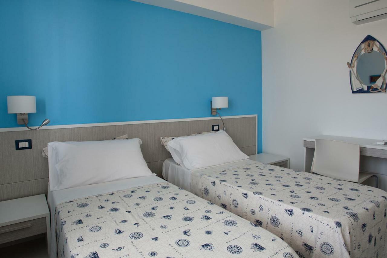 B&B A Due Passi Dal Mare Catona Di Reggio Calabria Exterior photo