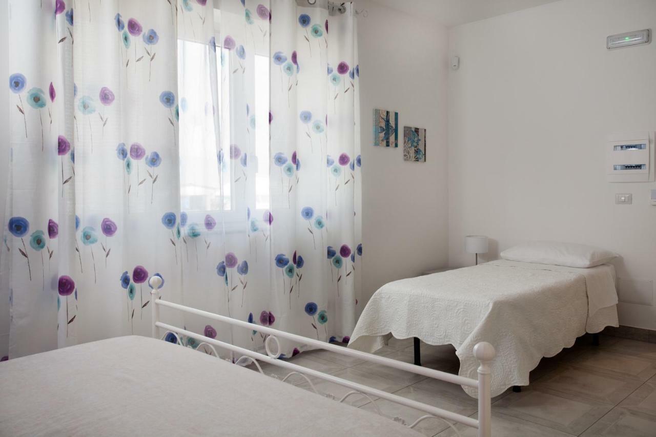 B&B A Due Passi Dal Mare Catona Di Reggio Calabria Exterior photo