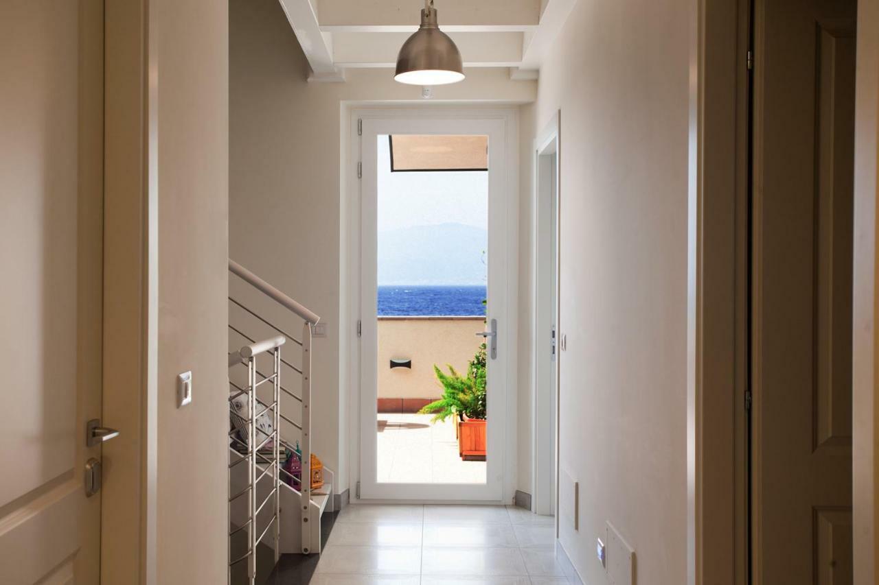 B&B A Due Passi Dal Mare Catona Di Reggio Calabria Exterior photo